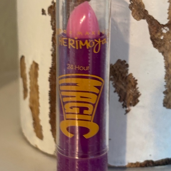 BUNDLE: 💋💋GIFT SET Nail Polish / Cosmetic Bag / Lipsticks / Mirror, Etc 💋💋 - Picture 5 of 15